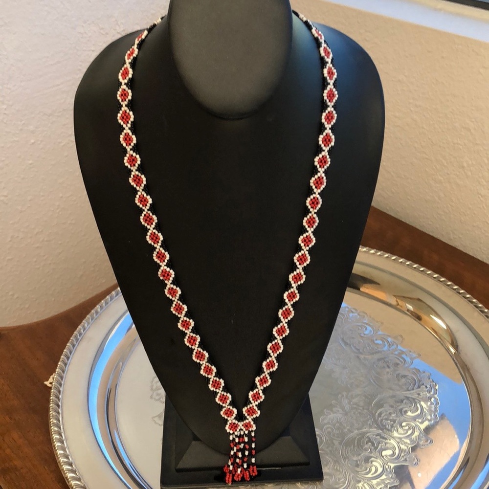 Closet Clear Out 🔥🔥
Navaho Beaded Necklace
